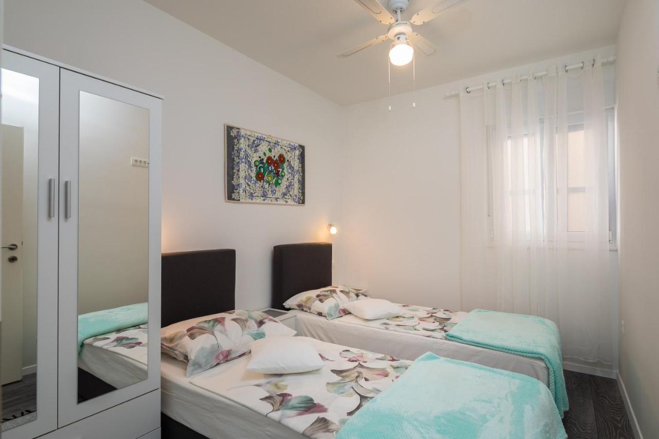 Seaside Deluxe Apartamento Jesenice  Exterior foto